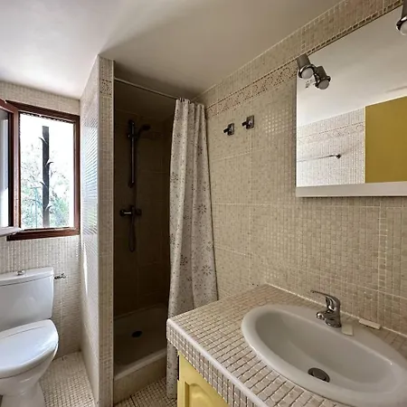 Cigalou Pour 8 Personnes Avec Piscine Chauffee Et Petite Vue Au Domaine De Valcros A Les Maures *
