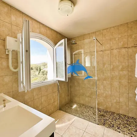 Villa Cigalou Pour 8 Personnes Avec Piscine Chauffée Et Petite Vue Au Domaine De Valcros à Les Maures