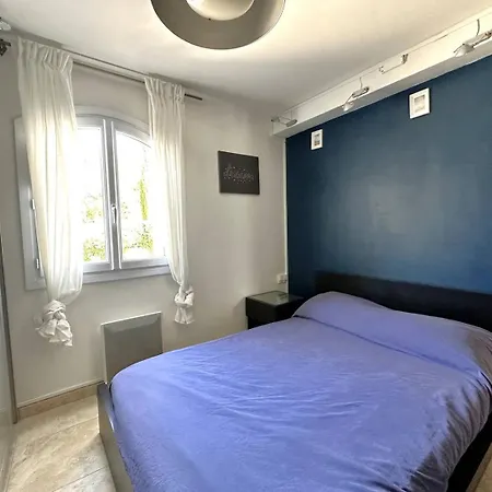 Cigalou Pour 8 Personnes Avec Piscine Chauffée Et Petite Vue Au Domaine De Valcros à Les Maures Villa *