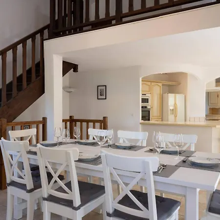 Cigalou Pour 8 Personnes Avec Piscine Chauffée Et Petite Vue Au Domaine De Valcros à Les Maures Villa La Londe-les-Maures