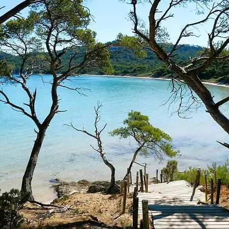 Cigalou Pour 8 Personnes Avec Piscine Chauffée Et Petite Vue Au Domaine De Valcros à Les Maures Villa La Londe-les-Maures
